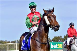 FUGA with Jack Martin after her 6.5l win @ Tatura Oct 2019
